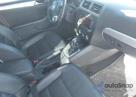 2014 Volkswagen Jetta 1.8T Se z USA, uszkodzony, nr VIN 3VWD07AJ0EM439864